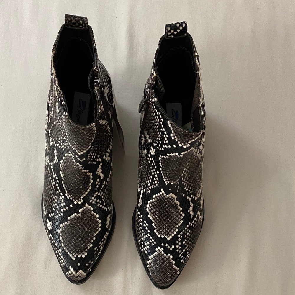 NWT Aqua College Block Heel Waterproof Ankle Booties Karlie Leather - Size 6. - Picture 6 of 9